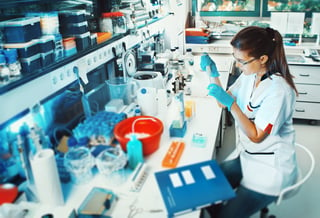 Scientist-works-in-the-lab-477867849_3017x2057.jpeg