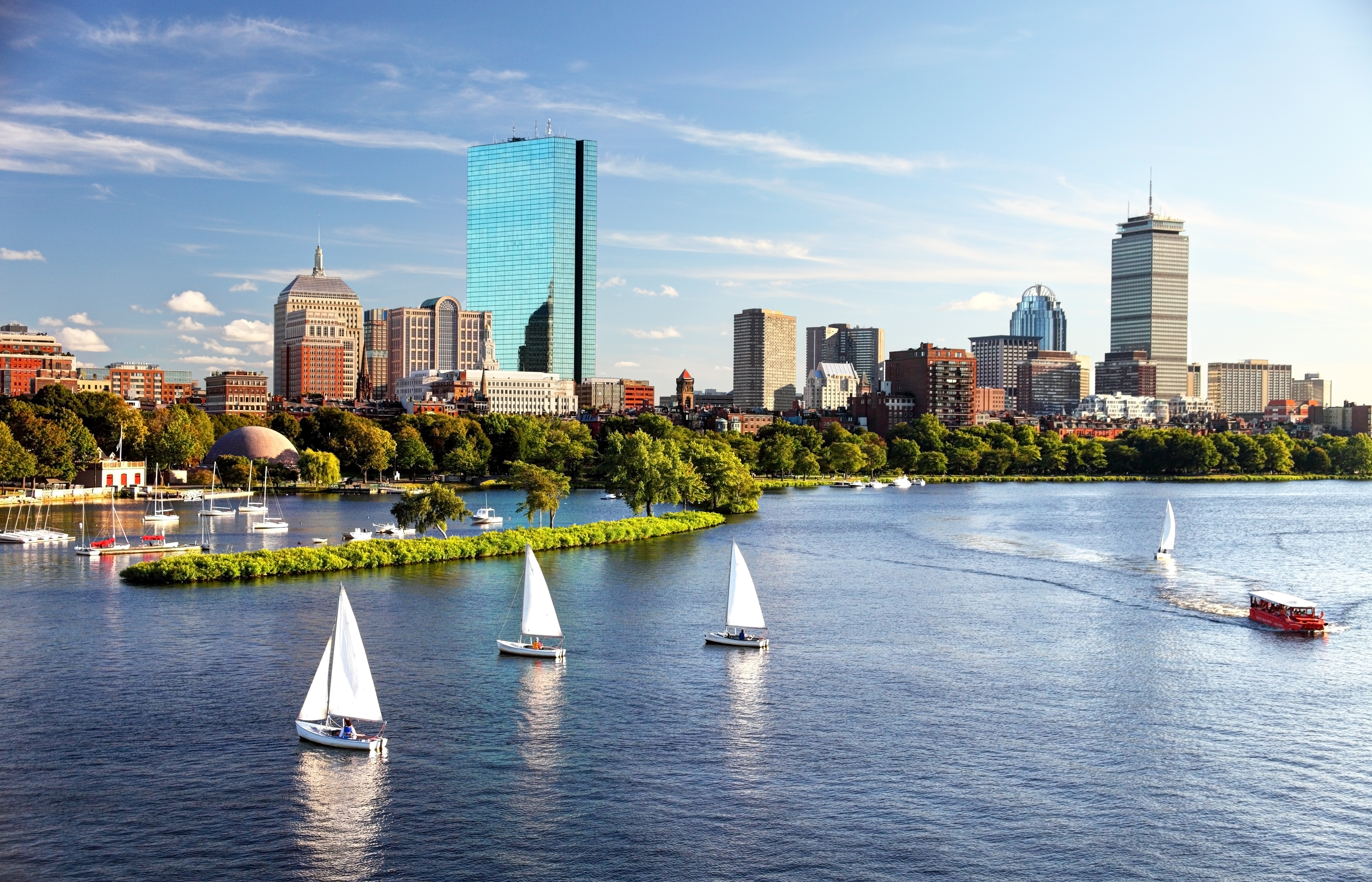 Sailing-in-Boston-469769544_5573x3584-1